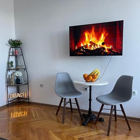 Bar Center Studio Apartment Екстериор снимка