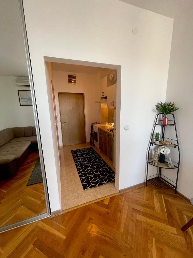 Bar Center Studio Apartment Екстериор снимка