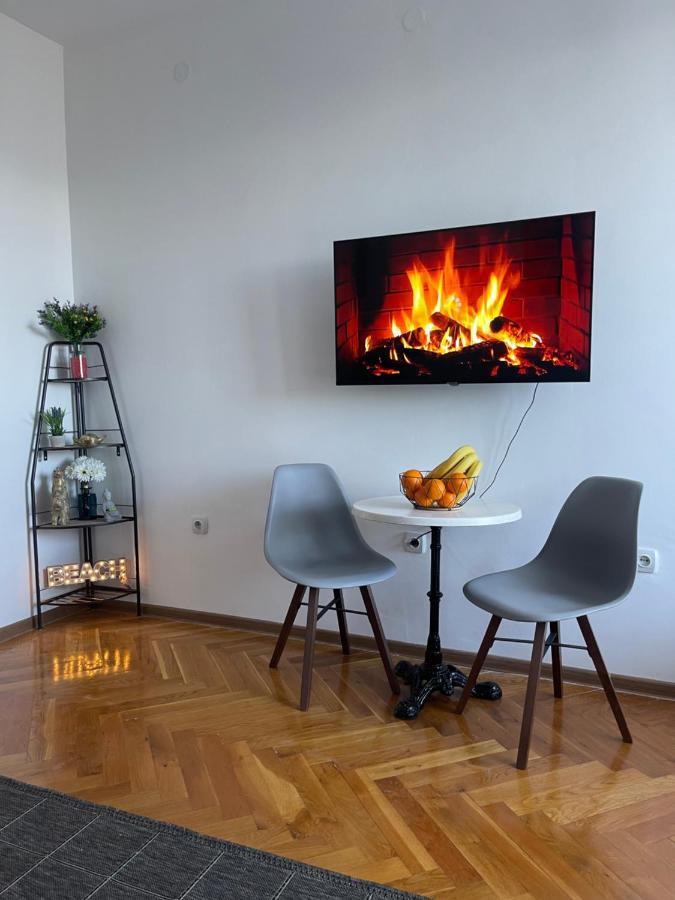 Bar Center Studio Apartment Екстериор снимка