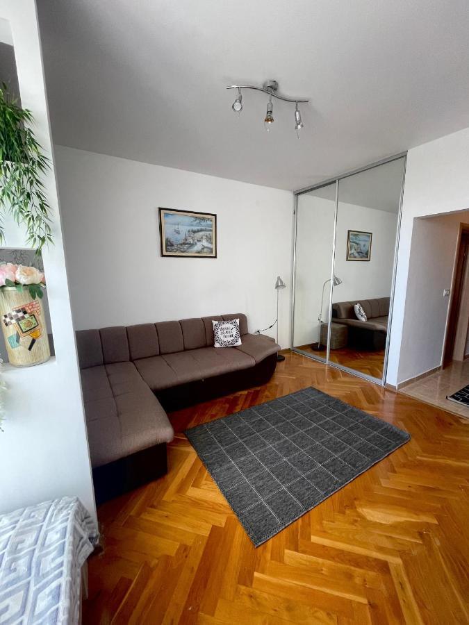 Bar Center Studio Apartment Екстериор снимка