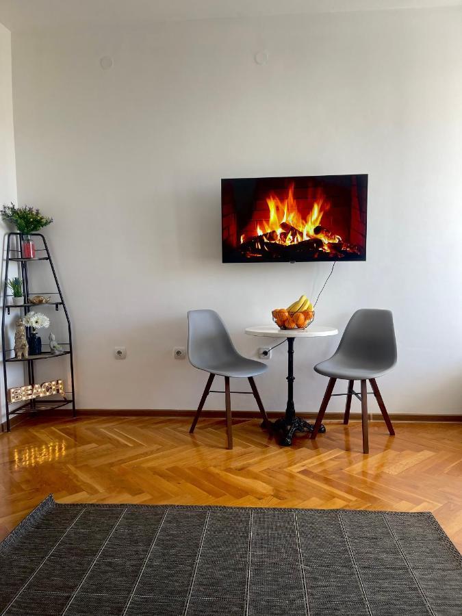 Bar Center Studio Apartment Екстериор снимка